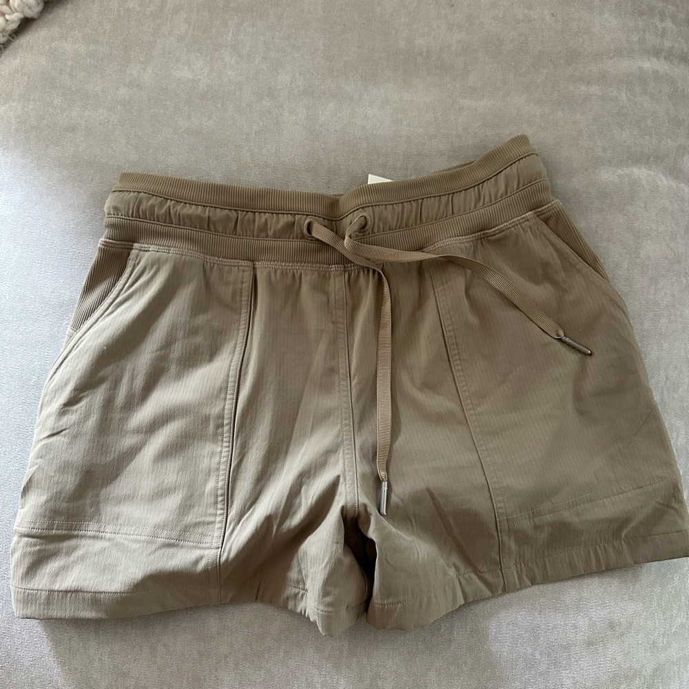 Lululemon Dance Studio High Rise Shorts 3.5” Women’s in Sheer Oak (light tan)